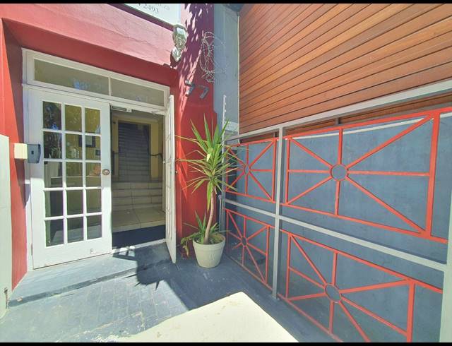1 BEDROOM ROOM RENTED IN CAPE TOWN CITY CENTRE